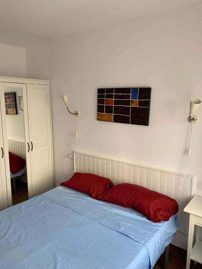 Cosy Apartment In L Escala, 7 Mins Walk To The Closest Beach, Riells L' Escala Bagian luar foto
