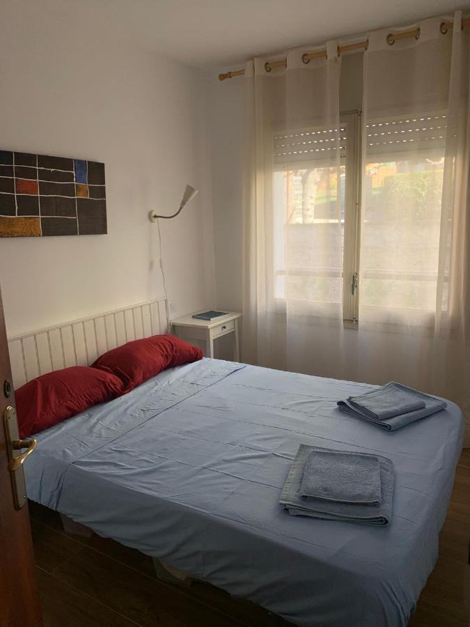 Cosy Apartment In L Escala, 7 Mins Walk To The Closest Beach, Riells L' Escala Bagian luar foto